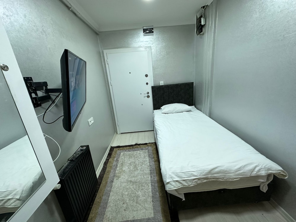 Standard Single Room, Smoking