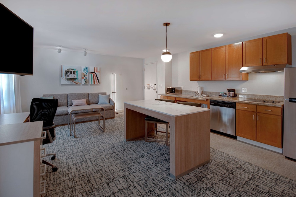 Suite, One Queen Bed, Accessible - Photo 3