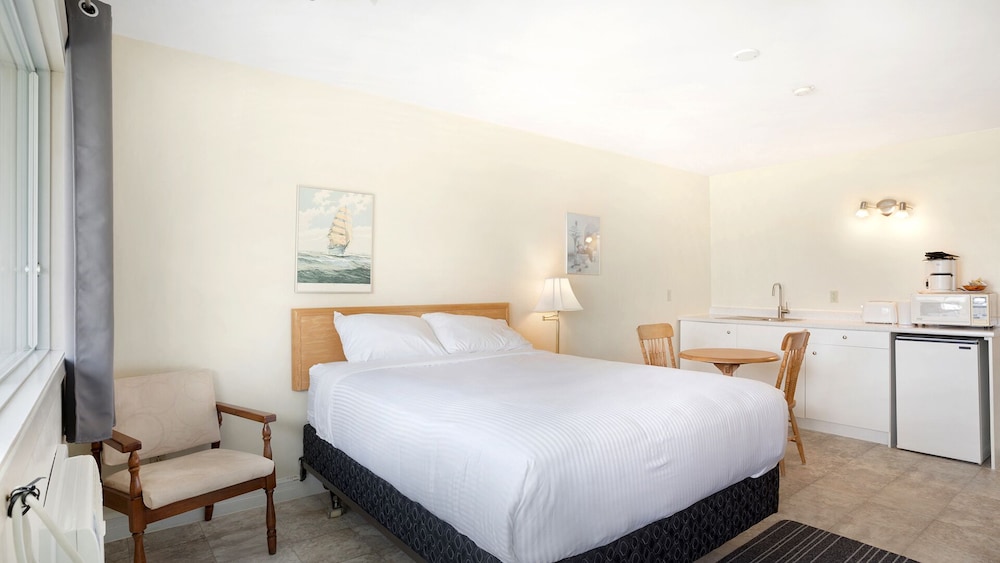 Standard Room, 1 Queen Bed photo 2