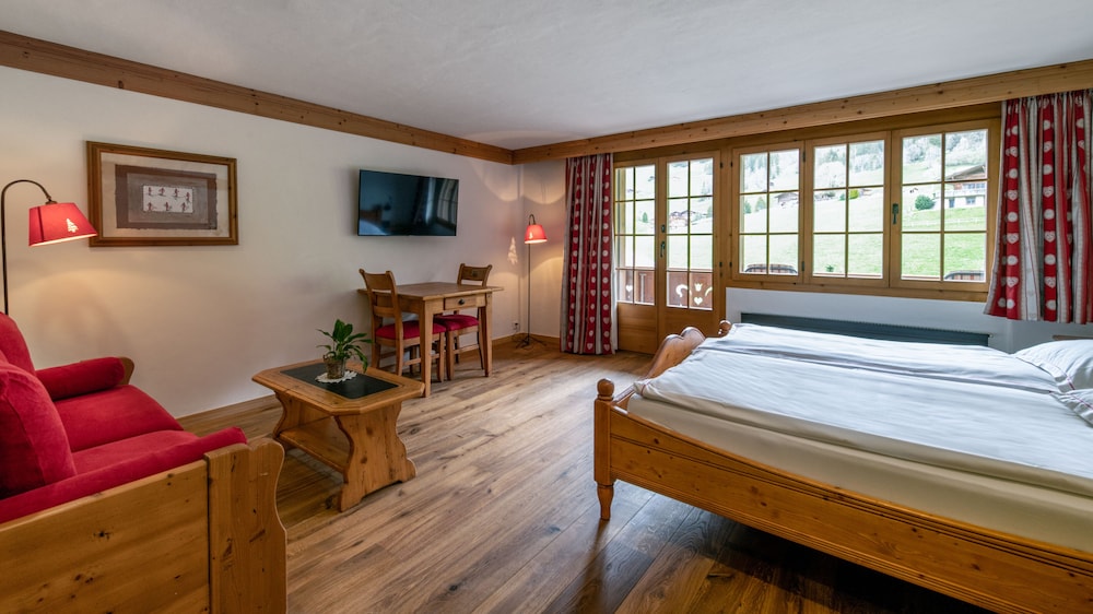 Comfort Double Room with Balcony - Photo 1