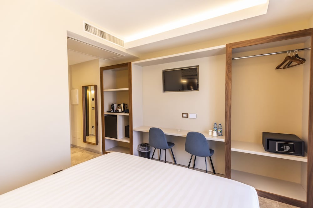 Standard Double Room, Balcony photo 2