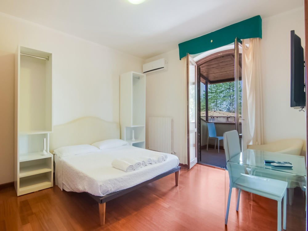 Villa photo 2