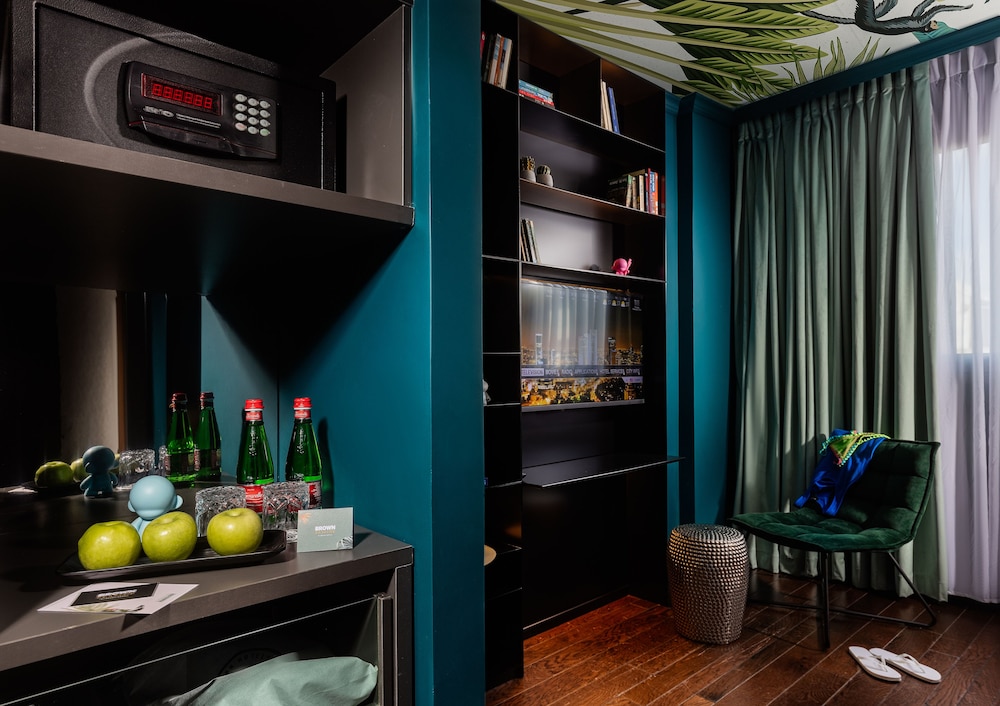 Standard Double or Twin Room, City View - Photo 4