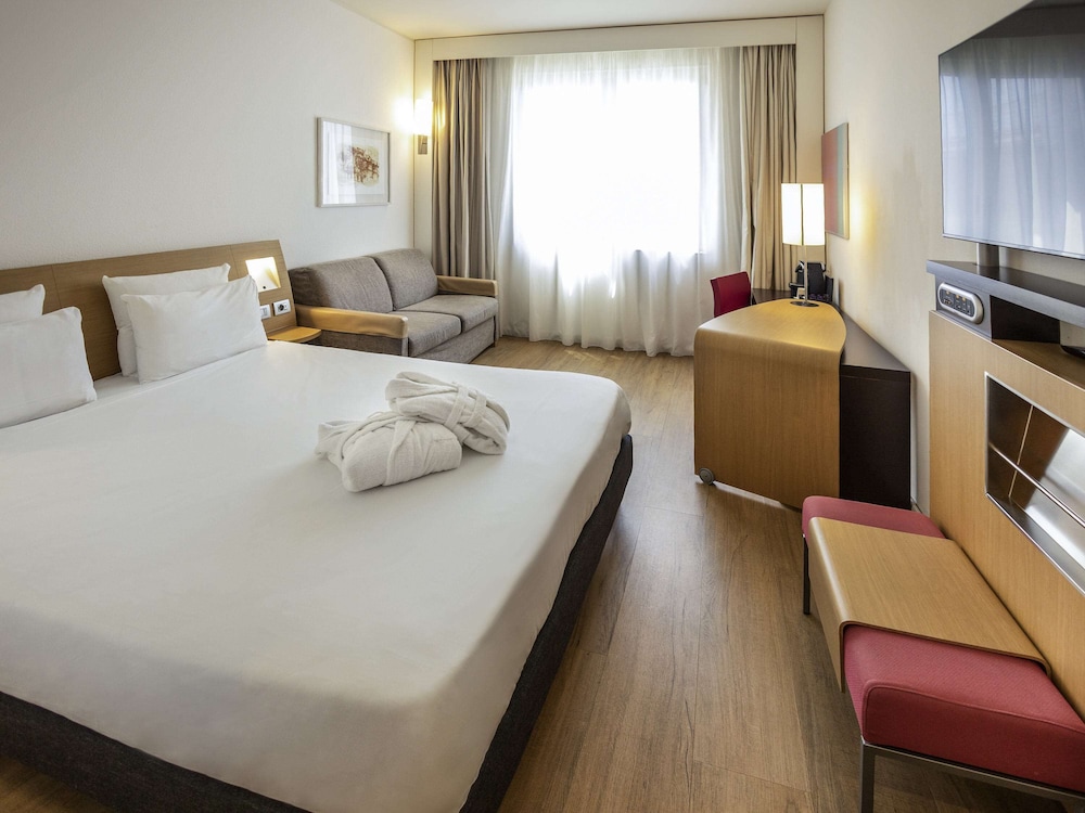 Executive Room, 1 King Bed with Sofa bed, Sea View