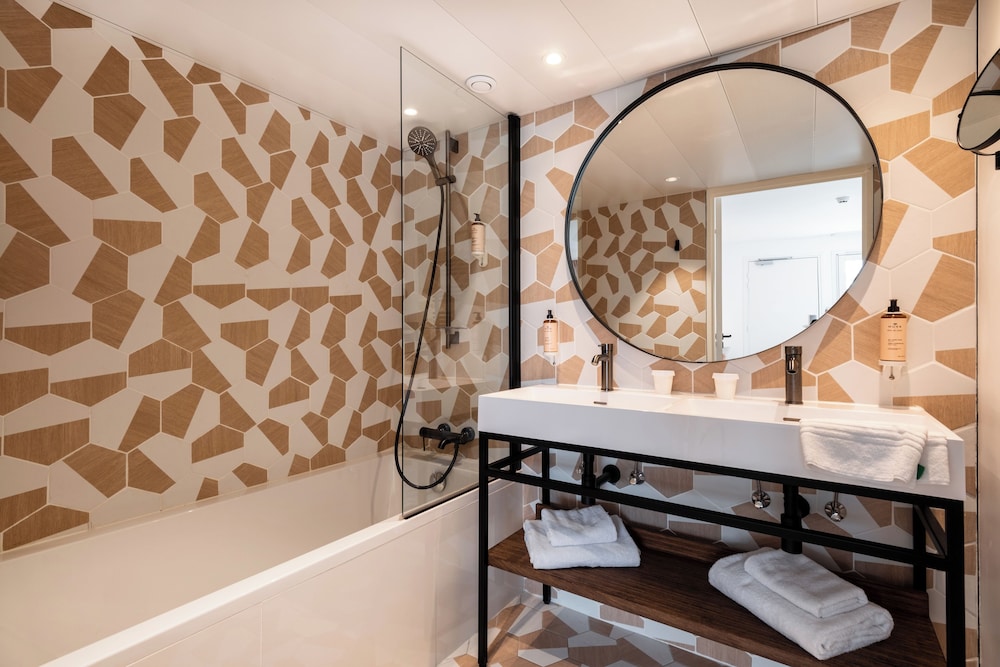 Room, Multiple Beds (Privilege) - Photo 3