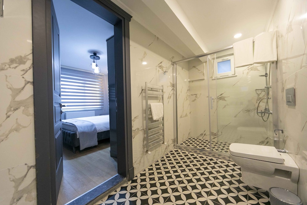 Royal Villa photo 2
