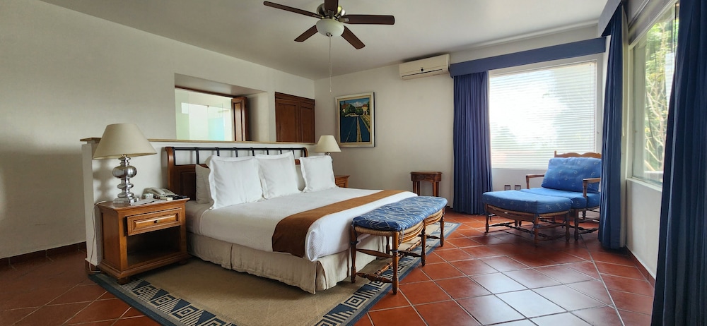 Premier Suite, 1 King Bed, Hot Tub