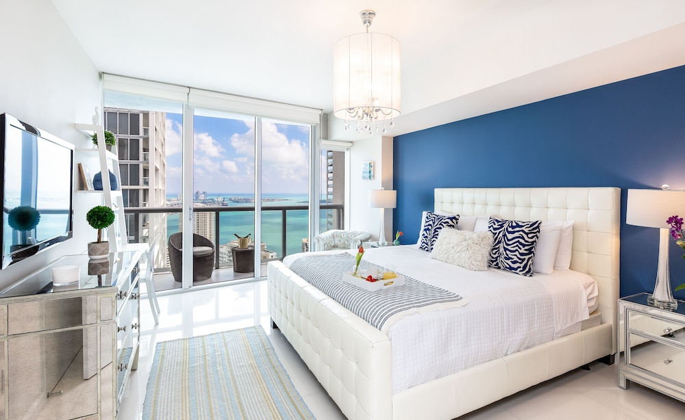 Boutique Apartment, Ocean, 1 King & Sofa Bed, Balcony thumbnail 6