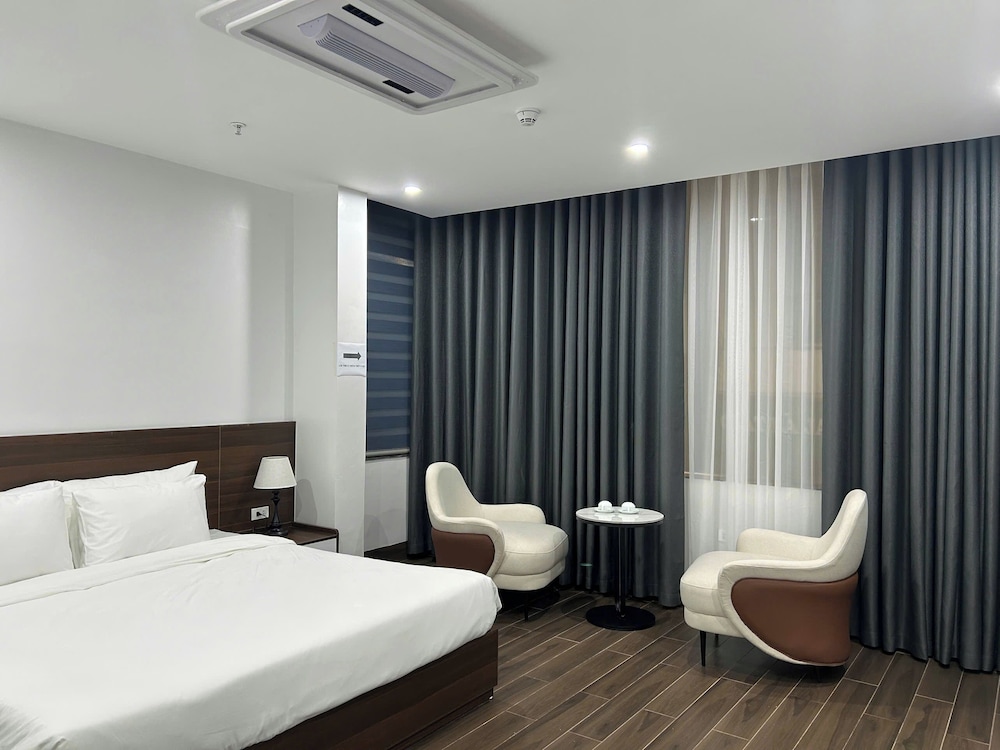 Luxury Room, City View