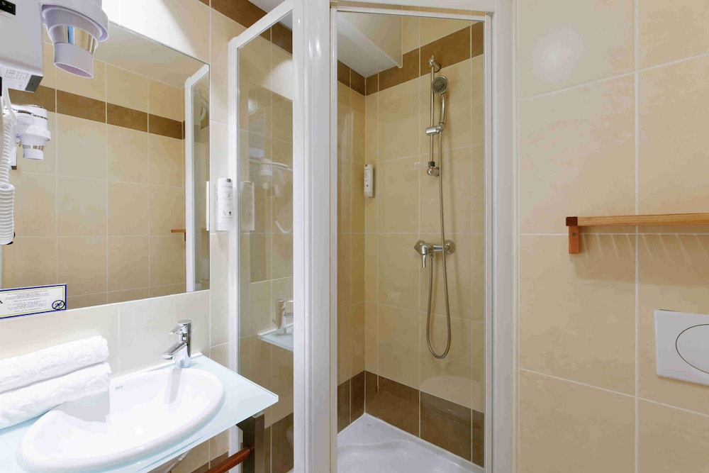 Standard Room, 1 Double Bed - Photo 7