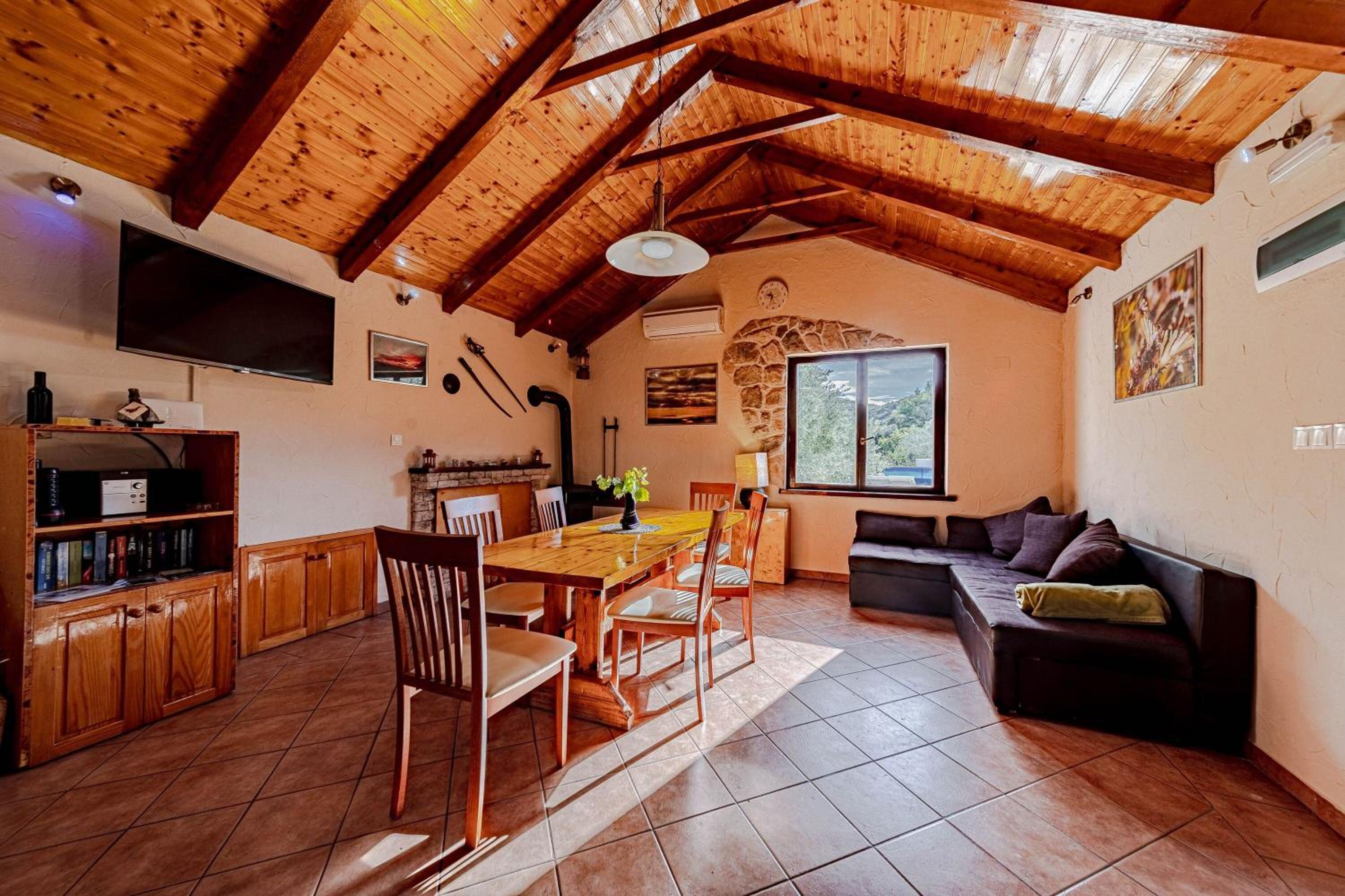 Three-Bedroom House photo 3
