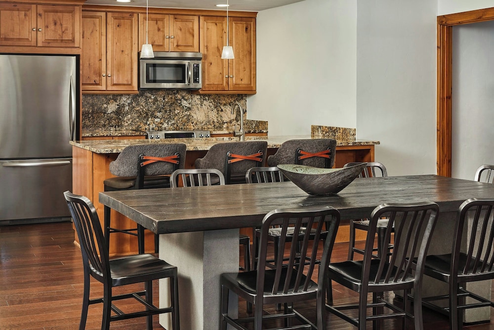 3-Bedroom Residence - Photo 3
