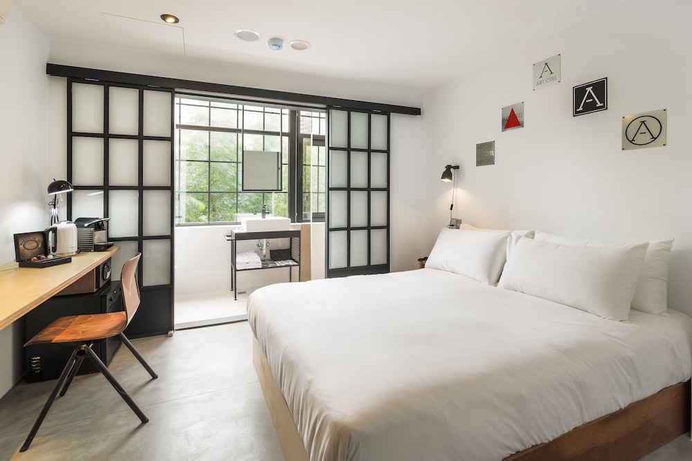 Medium Cinema Park View Room photo 1