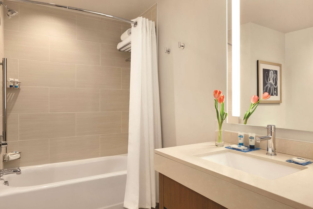Room, 2 Queen Beds, Oceanfront (Den) - Photo 4