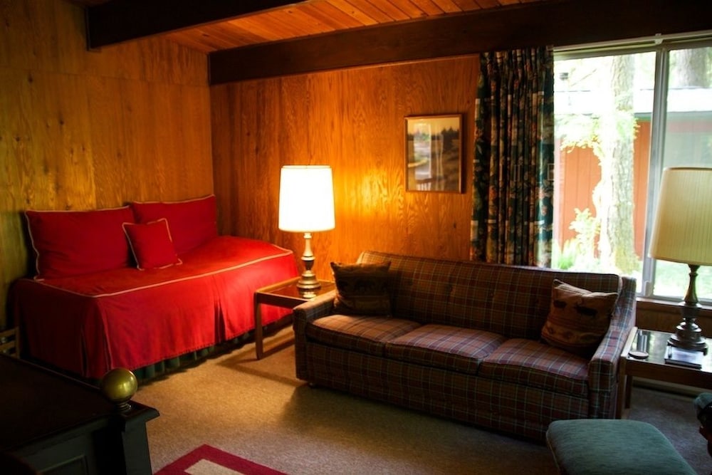 Standard Cabin, Ensuite (#6 Ash) photo 1