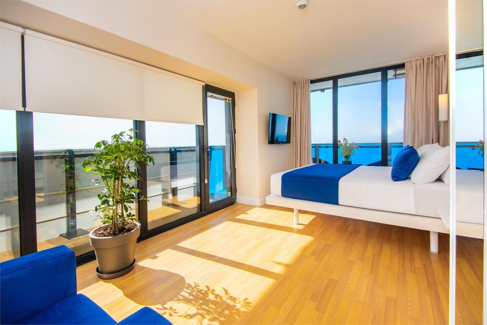 Studio Apartment With Sea View