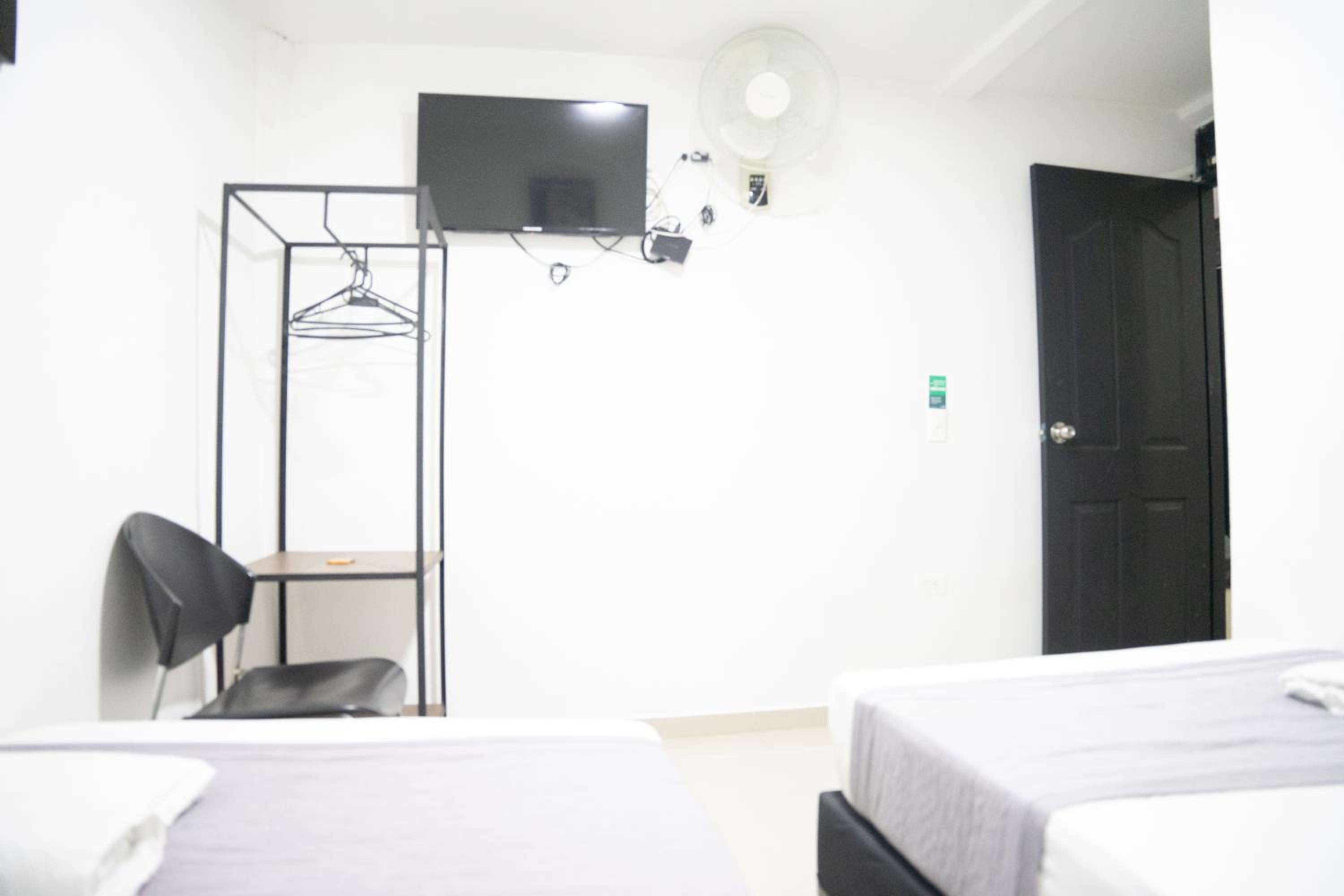 Budget Twin Room photo 2