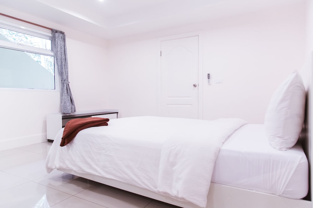 Apartment, 2 Double Beds, Pool View photo 3