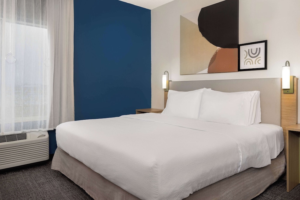 Room, 1 King Bed, Accessible, Bathtub (Mobililty) - Photo 3