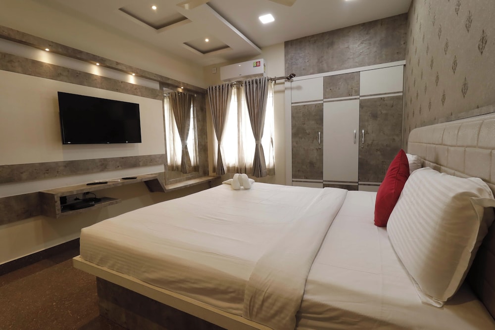 Deluxe Room, Patio, Garden View