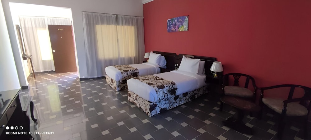 Standard Twin Room photo 2