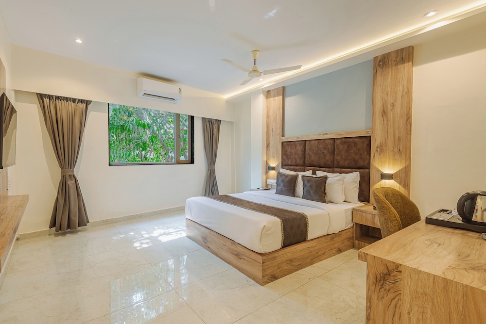 Superior Double Room, City View