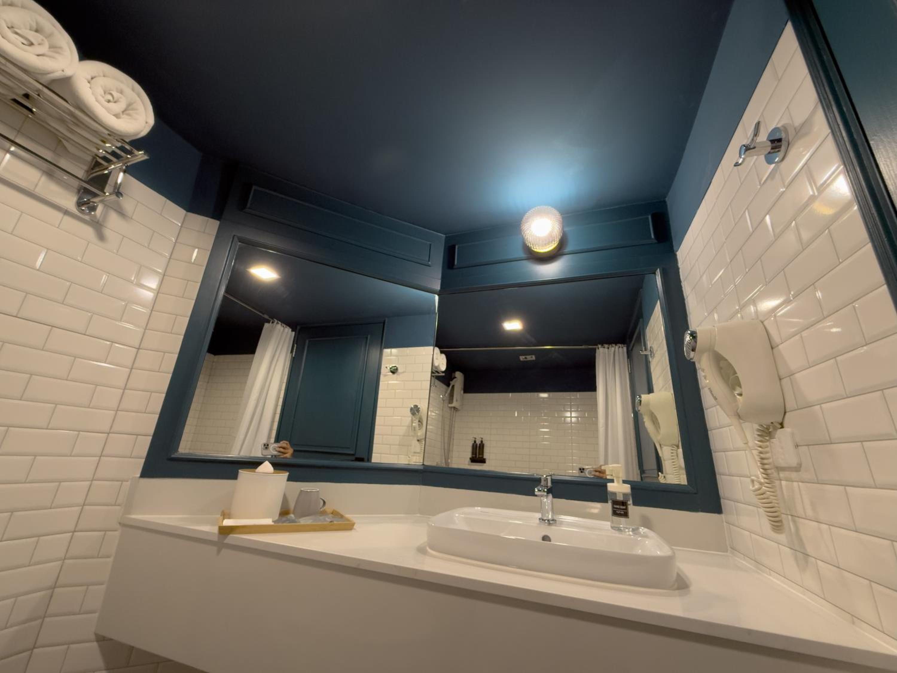 Superior Twin Room with City View photo 3
