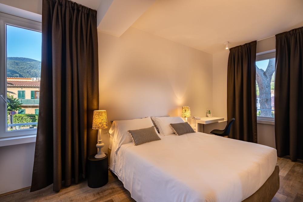 Family Room, 1 Double Bed with Sofa bed photo 1