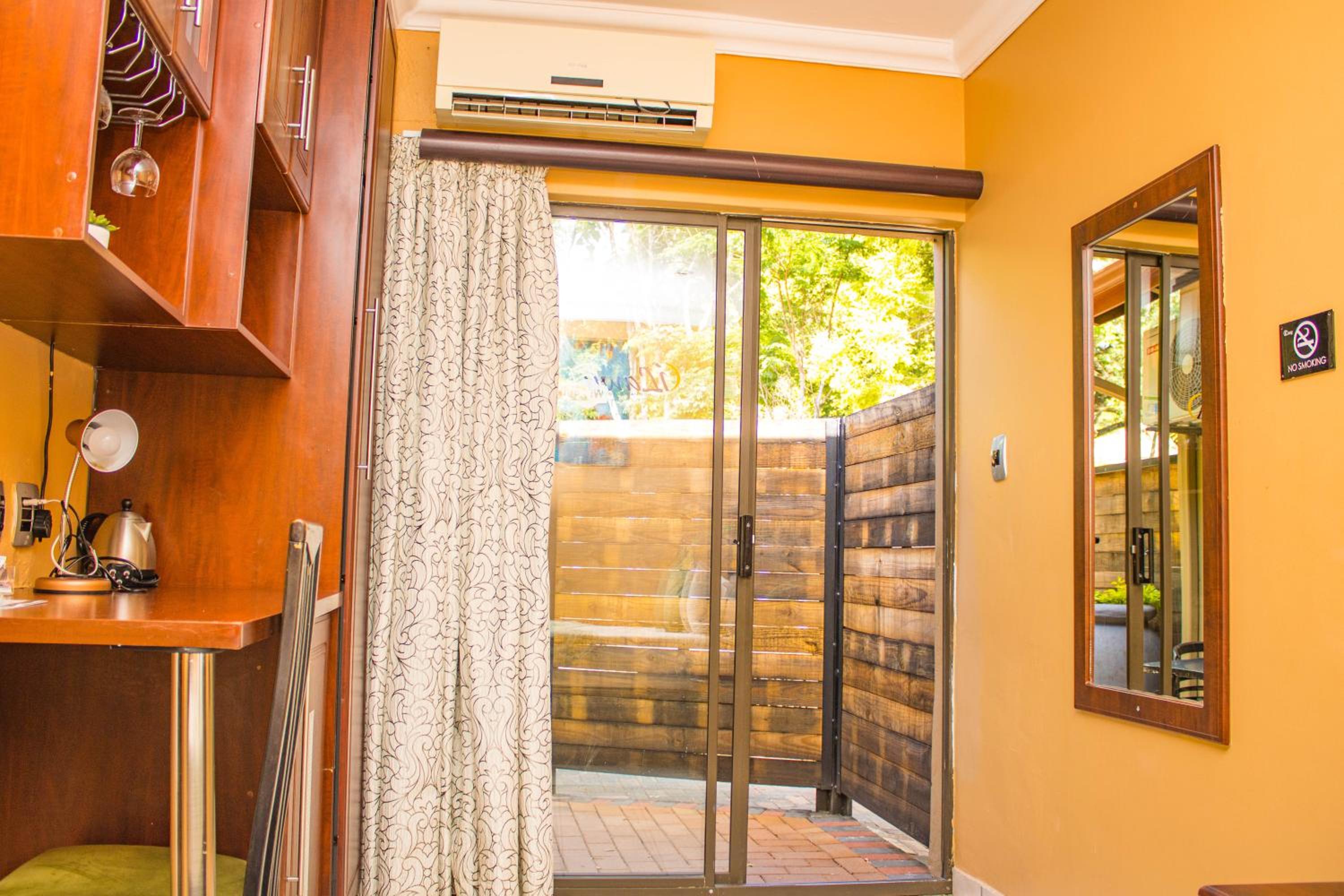 Deluxe Double or Twin Room photo 3