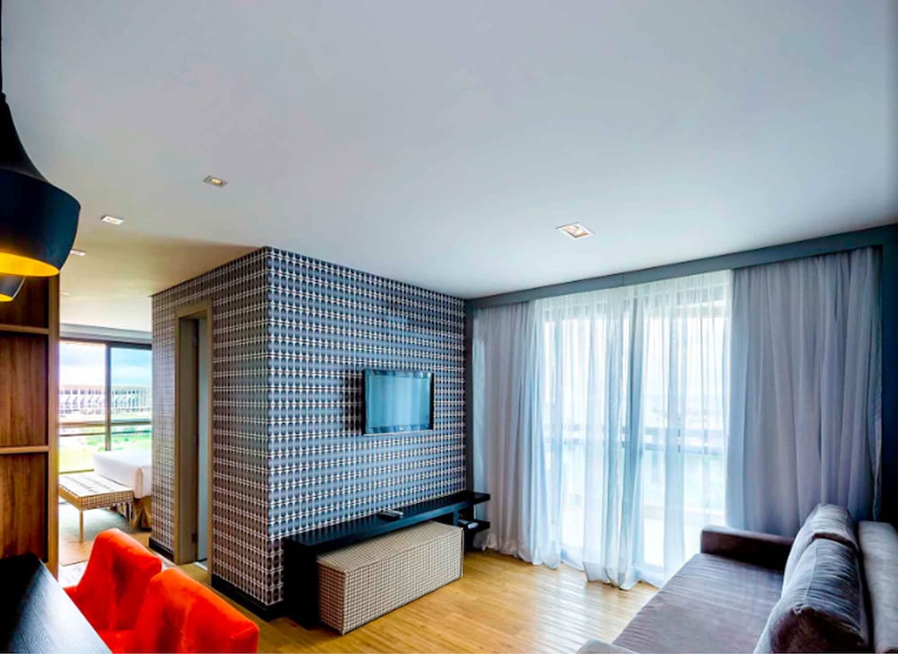 Executive Suite, 1 King Bed with Sofa bed photo 3