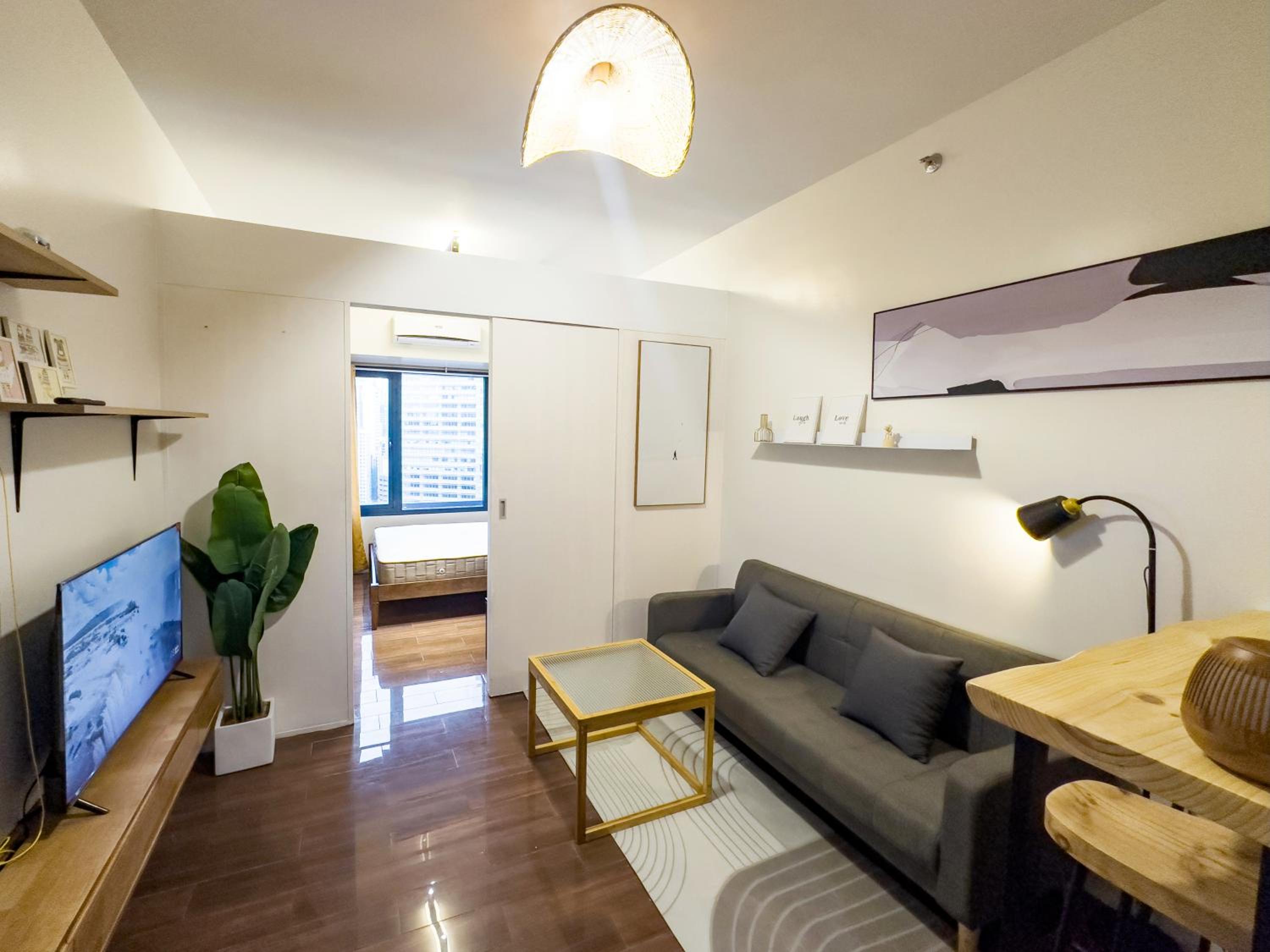 One-Bedroom Standard Apartment photo 1