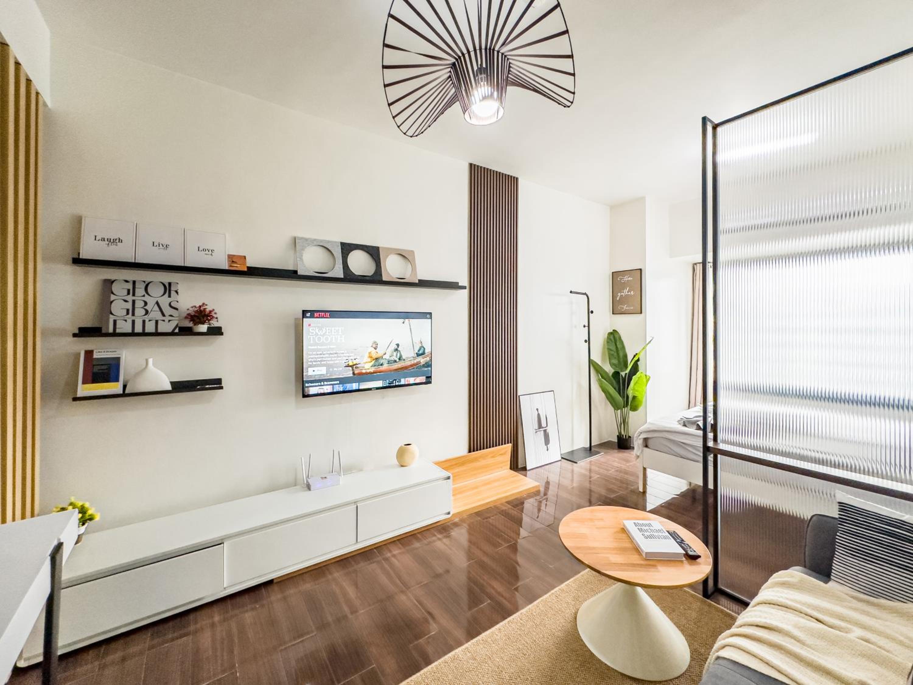 One-Bedroom Deluxe Apartment photo 2