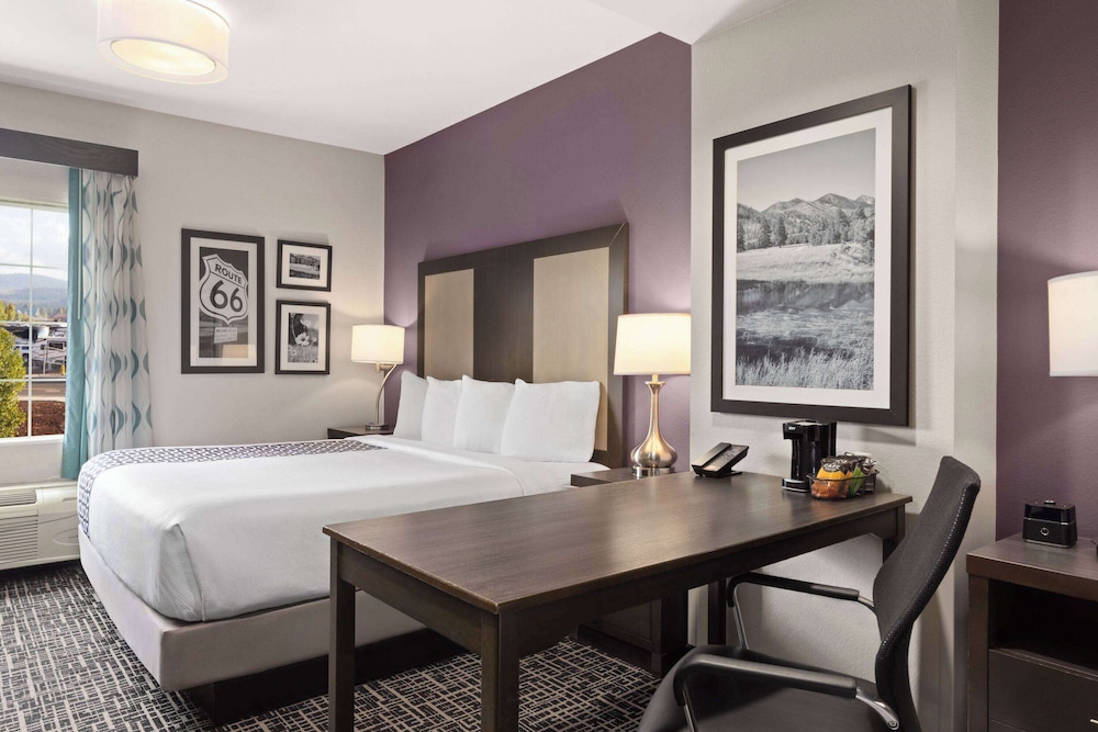Premium Room, Multiple Beds, Non Smoking photo 2