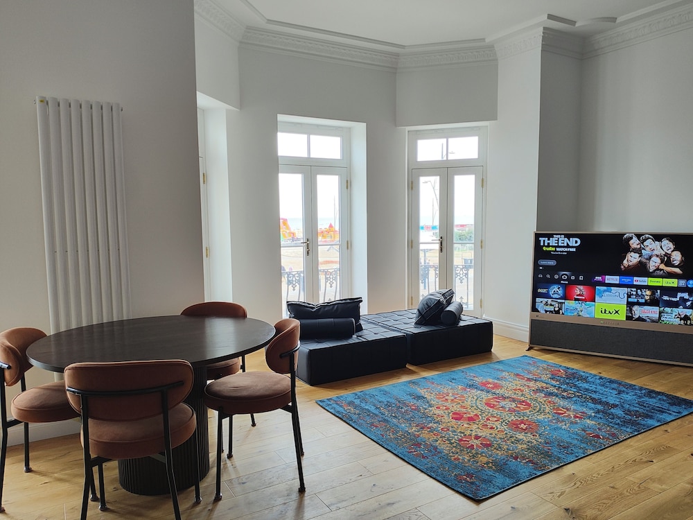 Signature Apartment, 1 King Bed, Balcony, Sea Facing