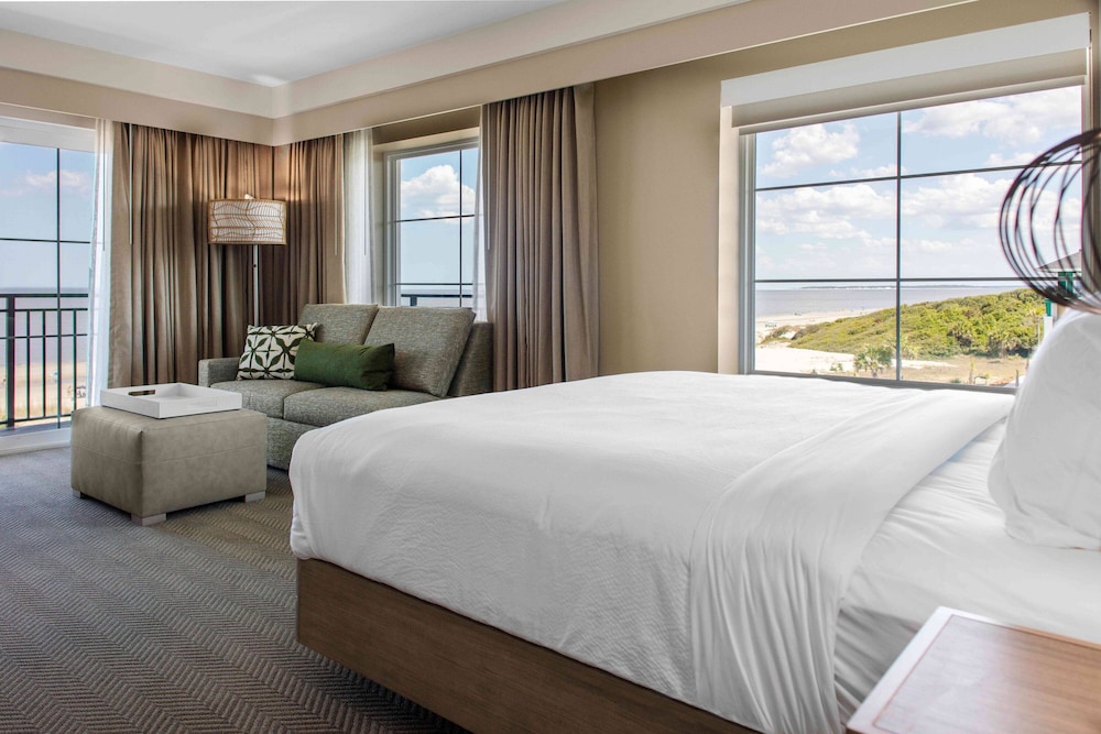 Room, 1 King Bed, Balcony, Oceanfront - Photo 2