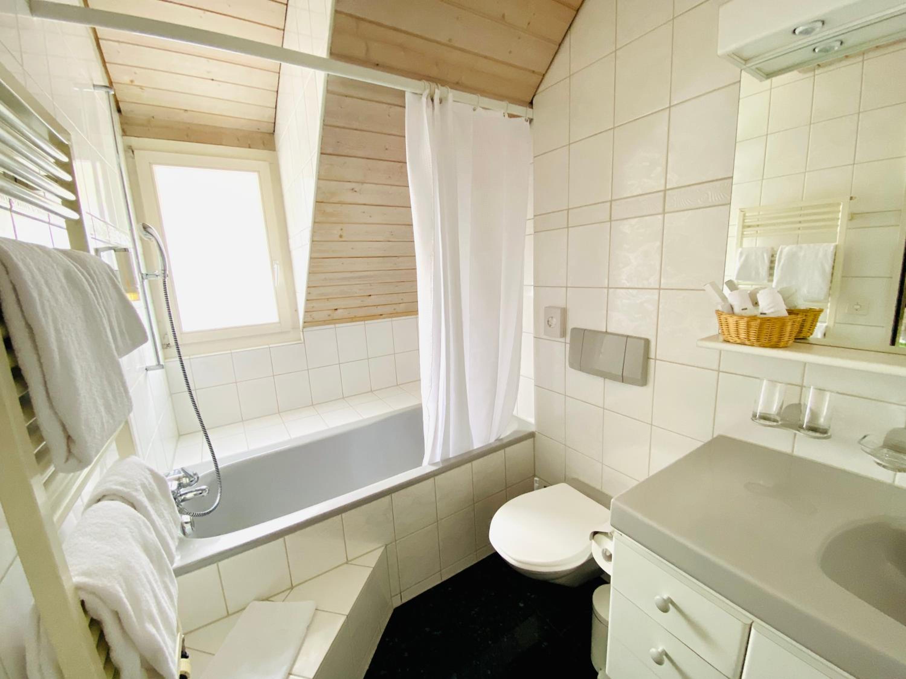 Deluxe Double or Twin Room - Photo 4