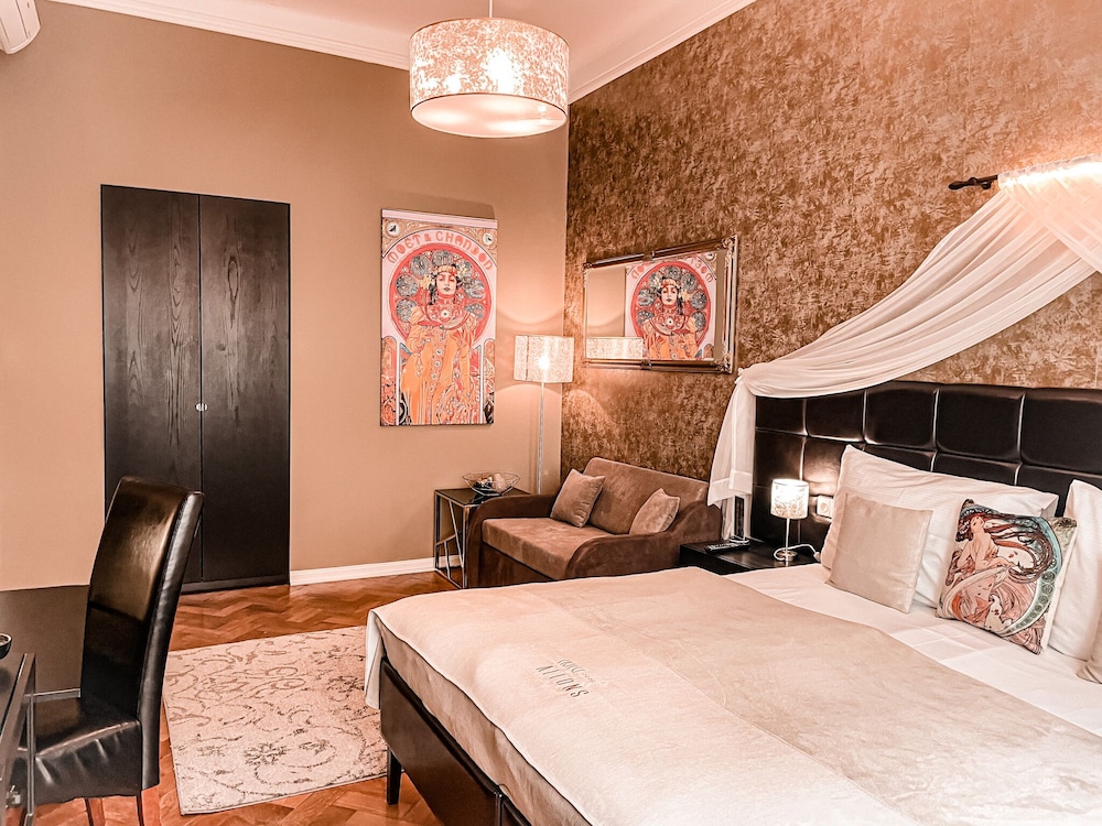 Superior Double Room, 1 Bedroom, Private Bathroom - Photo 1