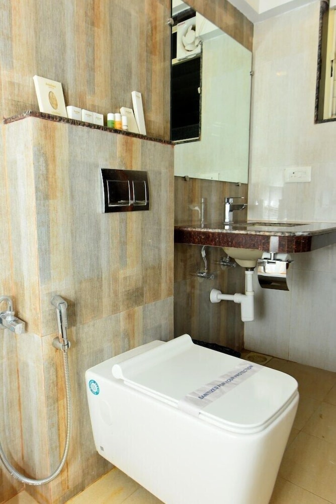 Premium Room, 1 Double Bed, Private Bathroom photo 2