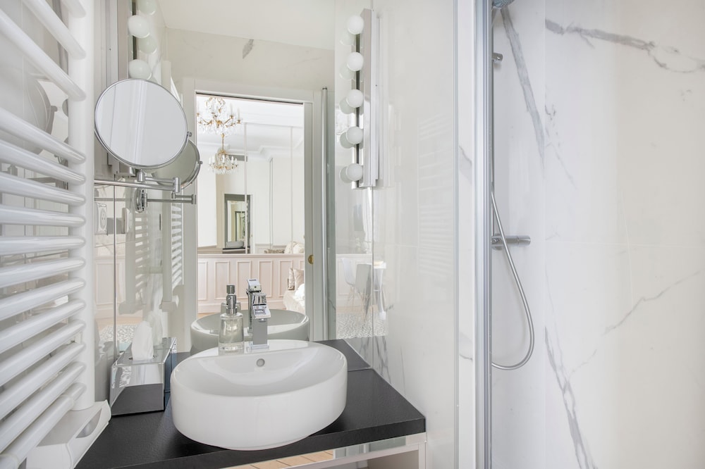 Luxury Apartment, Courtyard View (OPALE) photo 3