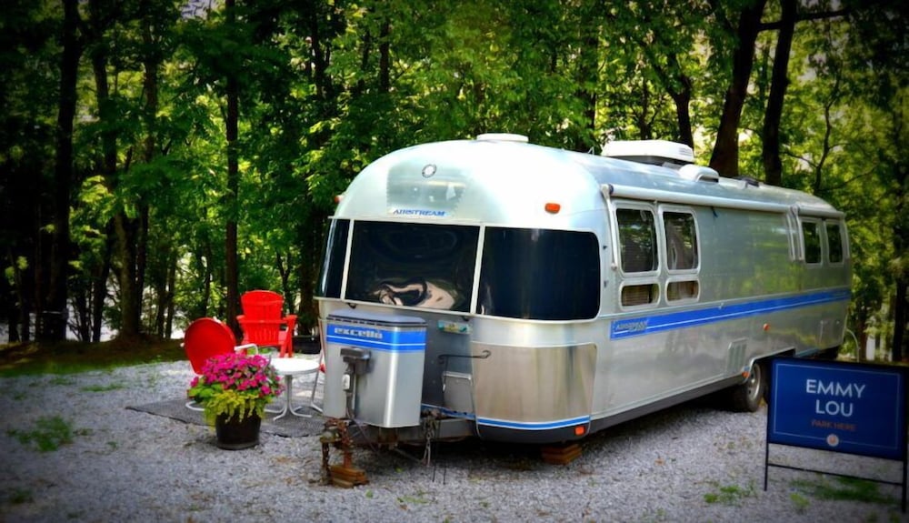 Vintage Airstream - Emmy Lou