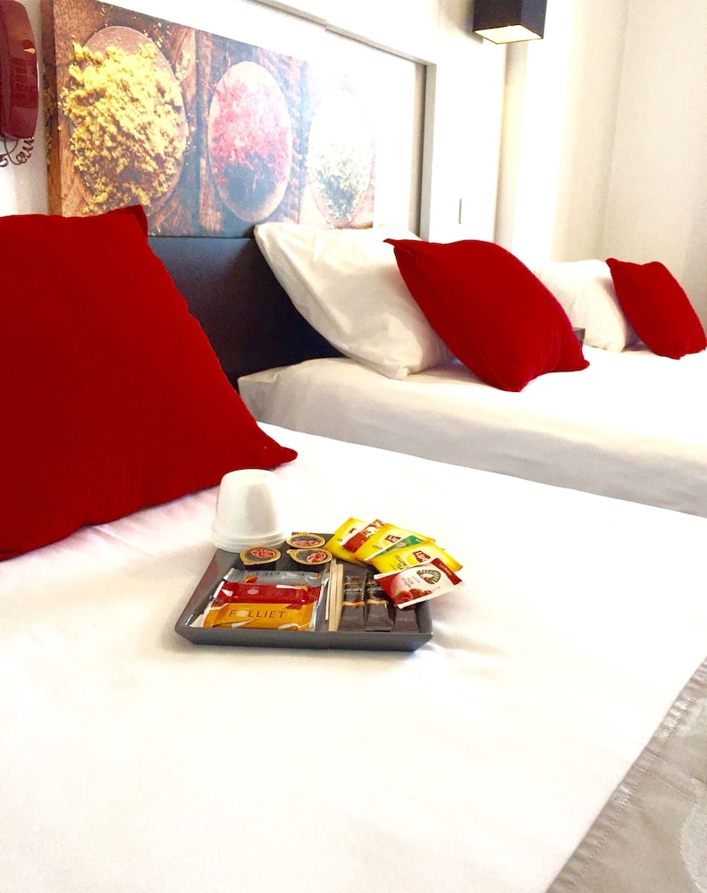 Triple Room, City View (or Mountain view)