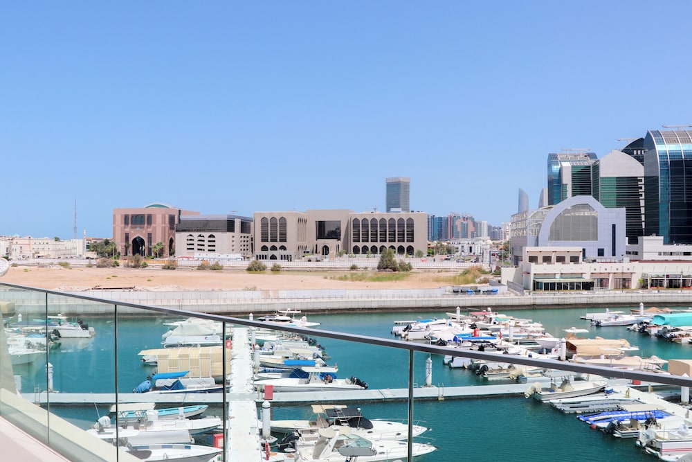 Premier Suite, 1 King Bed, Marina View — photo 3