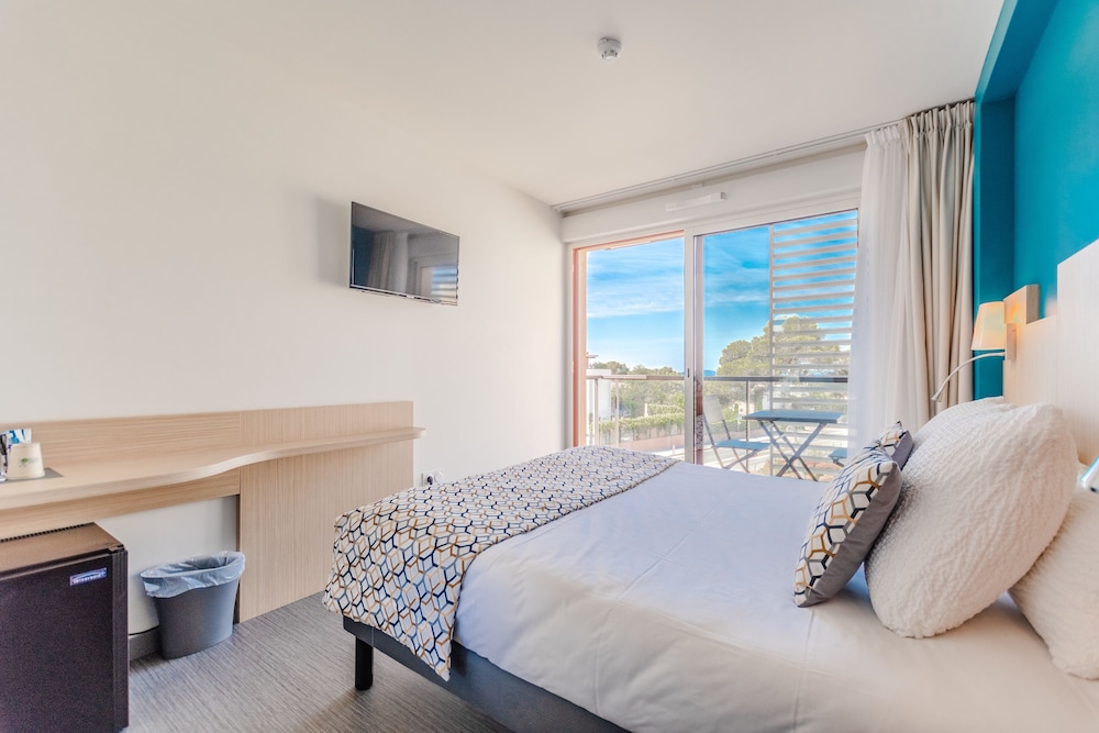 Superior Double Room, Balcony - Photo 4