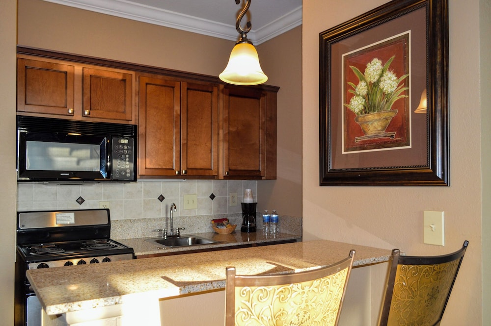 Luxury Suite, 1 King Bed, Kitchen (sleeper sofa)