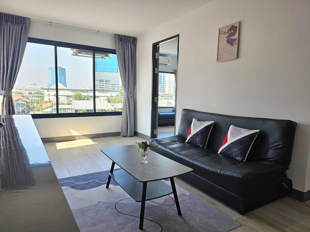 Exclusive Room, 1 Bedroom, Private Bathroom, City View photo 3