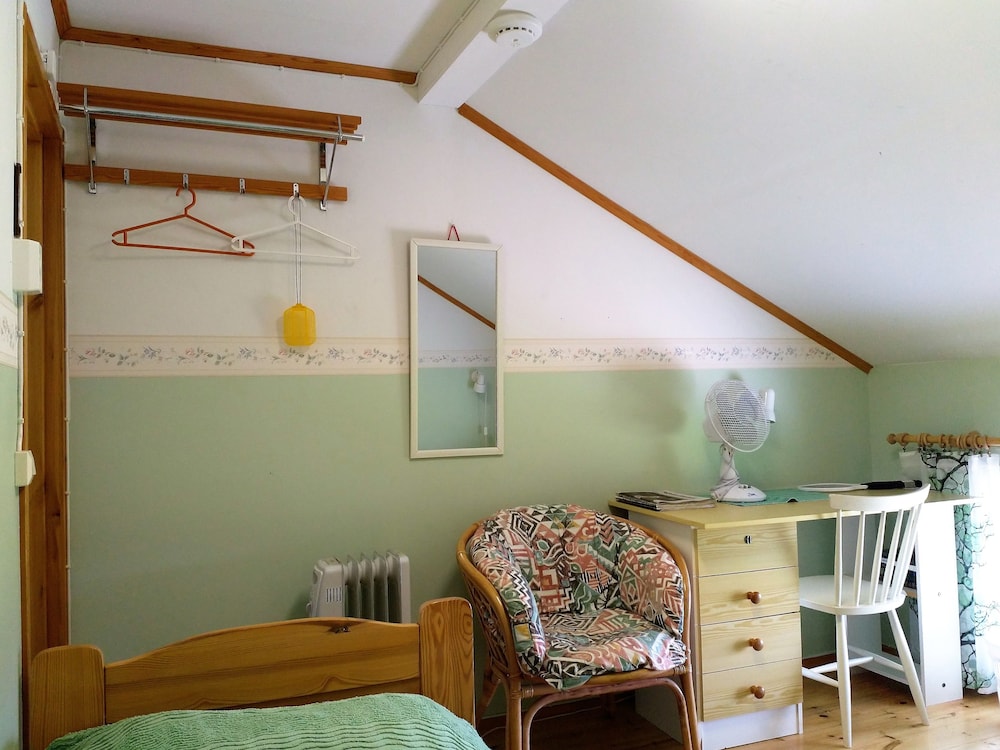 Basic Twin Room, 2 Twin Beds, Hill View photo 3