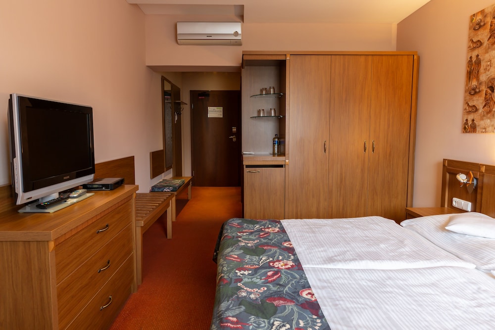 Comfort Double Room, 1 King Bed, Non Smoking - Photo 8