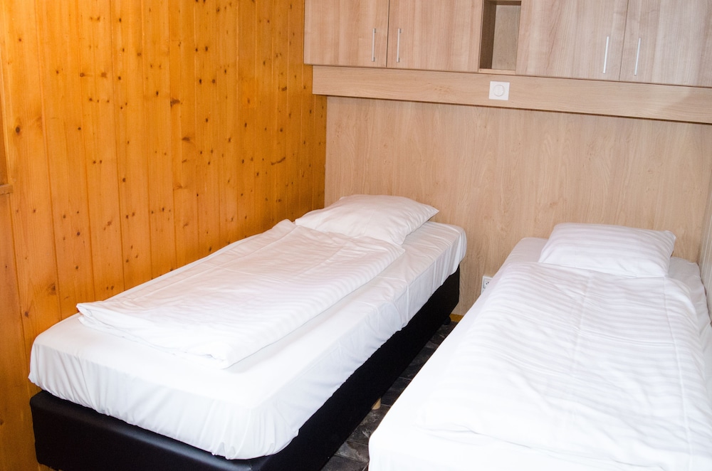 Comfort Chalet, 2 Bedrooms, Terrace (Le Soleil) photo 2
