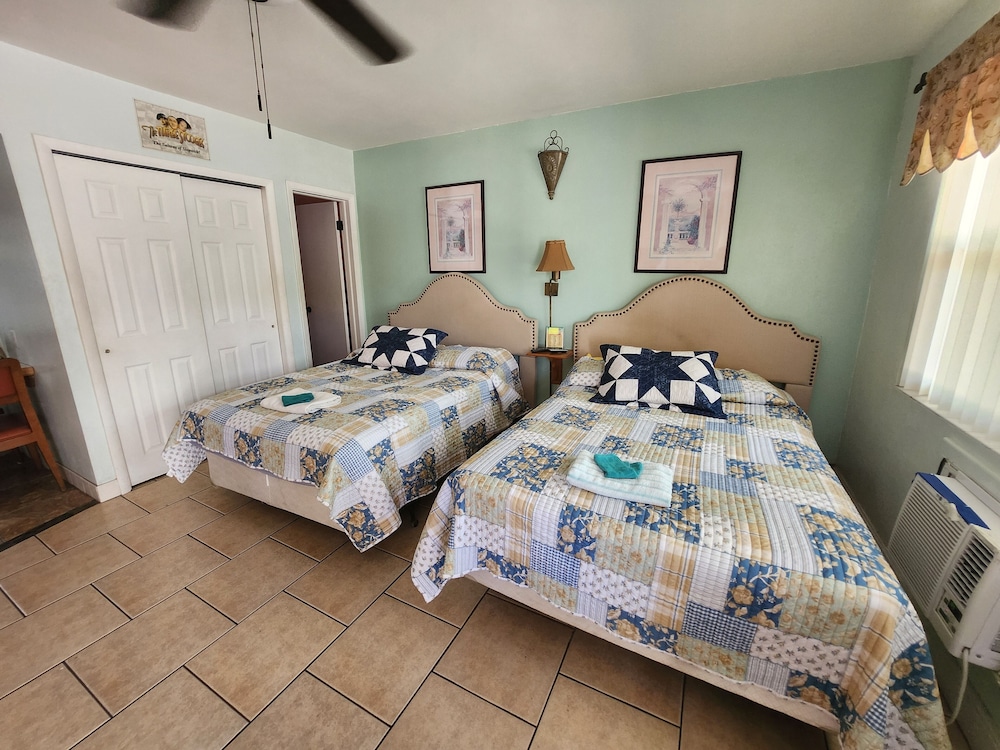 Large Efficiency Room, 2 Double Bed photo 1