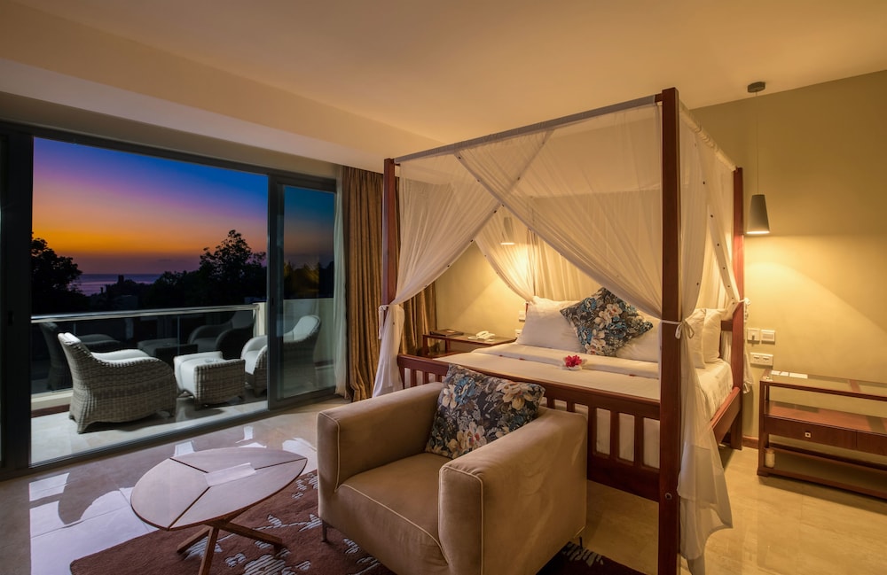 Honeymoon Suite (Superior)